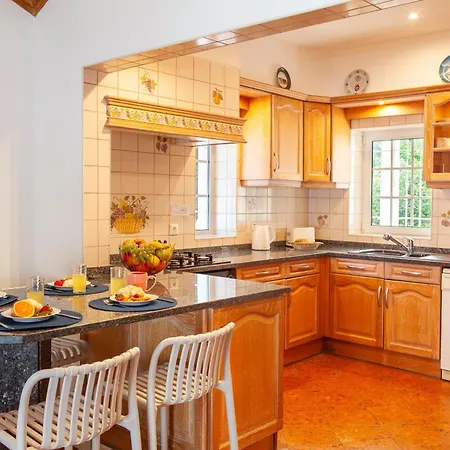 Villa Palmas - Moradia Com Piscina Aquecivel E Bbq - *